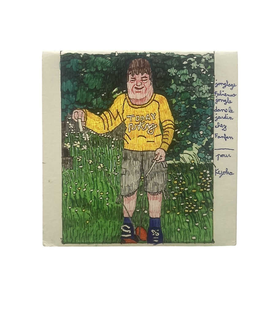 Fabienne Rousseau — Personnage dans un jardin Fabienne Rousseau — personnage en pull jaune dans un jardin, dessin coloré accompagné d’une inscription manuscrite